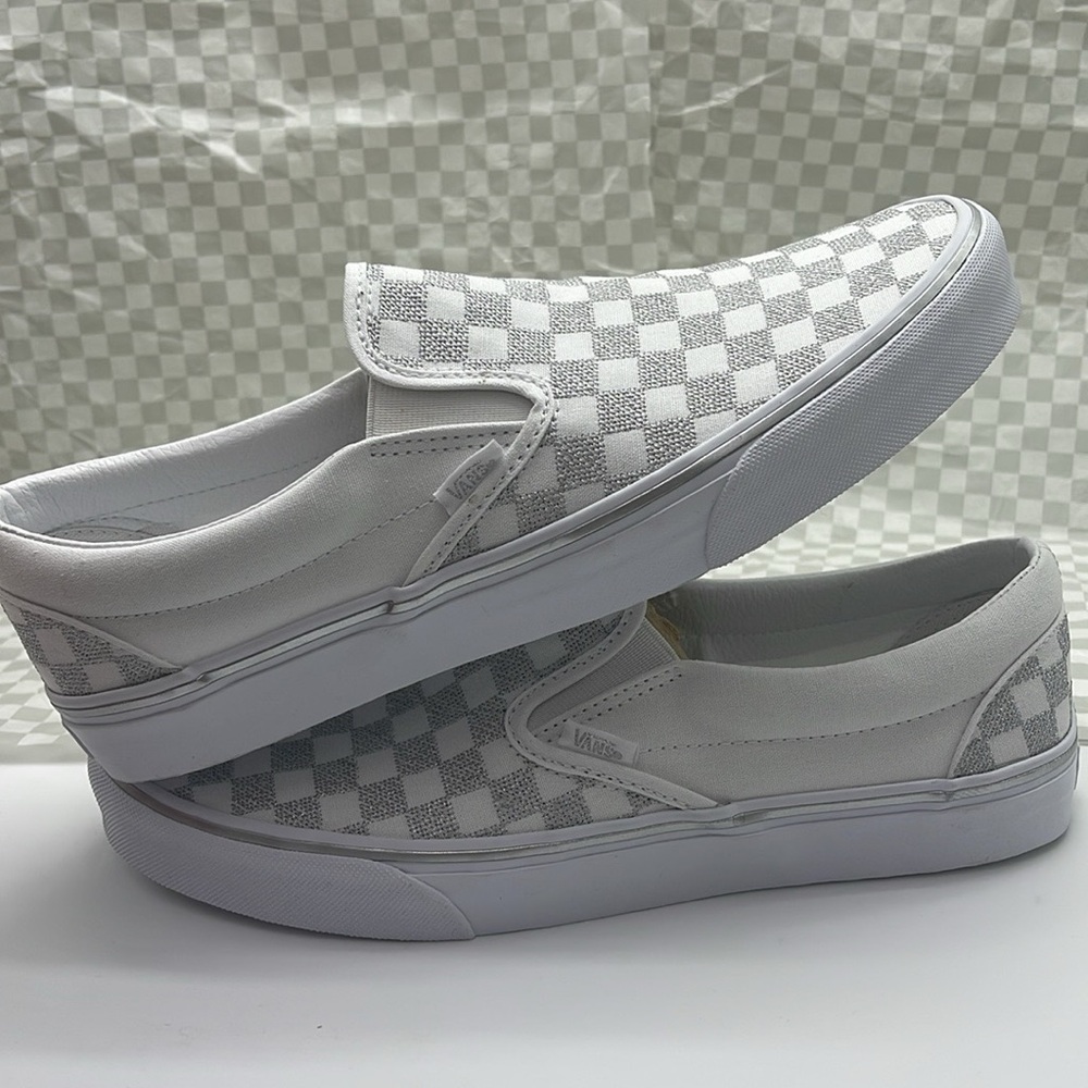 Vans Men’s Checkered Classic Slip-On Sneakers 
Metallic True White
VN000CT5W00